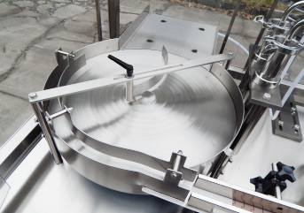 8ml、13ml、15ml裝眼藥水灌裝機細節(jié)圖